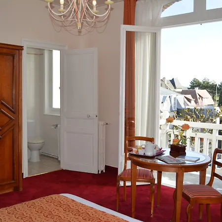 Marie Anne 3* דוביל