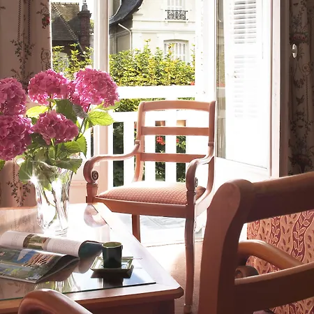 Marie Anne 3* דוביל