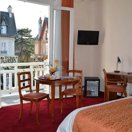 Marie Anne 3* דוביל